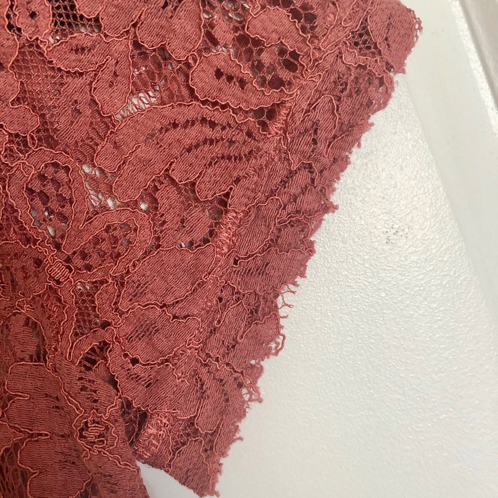Chelsea28 Short sleeved lace top - Picture 7 of 7